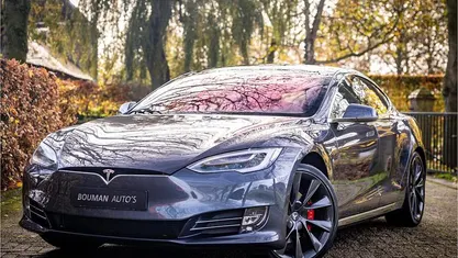 Grijs (metallic) Gebruikt 2019 Tesla Model S Performance Hatchback | € 40.950 (Eerlijke prijs)