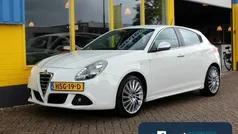 Wit Gebruikt 2012 Alfa Romeo Giulietta Distinctive Hatchback | € 10.900 (Eerlijke prijs)