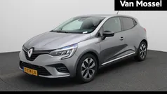 Grijs Gebruikt 2023 Renault Clio V Evolution Hatchback | € 18.435 (Eerlijke prijs)
