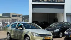 Geel Gebruikt 2004 Opel Astra Enjoy Hatchback | € 1.150 (Eerlijke prijs)