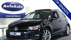 Zwart, metallic lak Gebruikt 2016 VW Golf VII Highline Hatchback | € 17.944 (Eerlijke prijs)