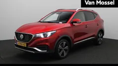 Rood Gebruikt 2020 MG ZS Luxury Sedan | € 15.495 (Eerlijke prijs)