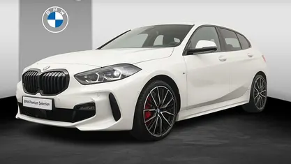 Wit Occasion 2024 BMW 118 Comfort Edition Hatchback | € 34.900 (Eerlijke prijs)