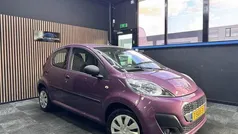 Paars, metallic lak Gebruikt 2013 Peugeot 107 Access Hatchback | € 3.750 (Eerlijke prijs)