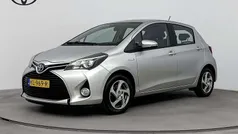 Grijs Gebruikt 2016 Toyota Yaris Hybrid Limited Hatchback | € 13.700 (Eerlijke prijs)