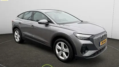 Grijs Occasion 2022 Audi Q4 Sportback e-tron Advanced SUV | € 26.900 (Goede deal)