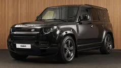 Zwart (metallic) Gebruikt 2024 Land Rover Defender SE Dynamic Van | € 74.800 (Eerlijke prijs)