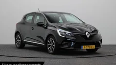 Zwart Gebruikt 2020 Renault Clio V Zen Hatchback | € 11.940 (Eerlijke prijs)