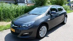 Grijs Gebruikt 2013 Opel Astra Selection Hatchback | € 5.995 (Eerlijke prijs)