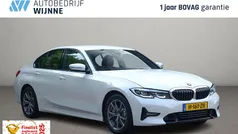 Wit Gebruikt 2020 BMW 330e Sedan | € 27.950 (Eerlijke prijs)