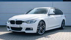 Wit Gebruikt 2019 BMW 320 M Sport Stationwagen | € 28.450 (Eerlijke prijs)