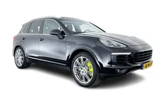 Jet black pearl (zwart metallic) Gebruikt 2015 Porsche Cayenne Sport SUV | € 25.945 (Goede deal)