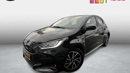 Zwart Occasion 2021 Toyota Yaris Hybrid Hatchback | € 20.999 (Eerlijke prijs)