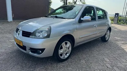 Occasion Renault Clio II Campus 75 PK (55 kW) 2006 Grijs Hatchback