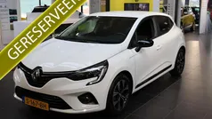 Gebruikt 2022 Renault Clio V Evolution Hatchback | € 15.700 (Eerlijke prijs)