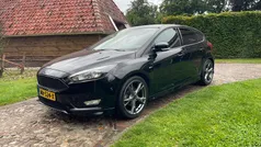 Gebruikt 2017 Ford Focus ST-Line Hatchback | € 12.450 (Eerlijke prijs)