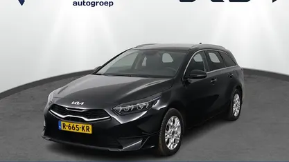 Zwart Gebruikt 2022 Kia Ceed Hatchback | € 19.950 (Eerlijke prijs)