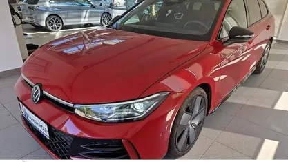 Occasion 2024 VW Passat R-line Sedan | € 47.310 (Eerlijke prijs)