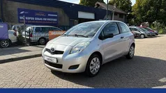 Grijs Gebruikt 2010 Toyota Yaris Cool Hatchback | € 2.095 (Eerlijke prijs)