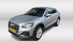 Grijs, metallic lak Gebruikt 2021 Audi Q2 Proline SUV | € 21.950 (Eerlijke prijs)