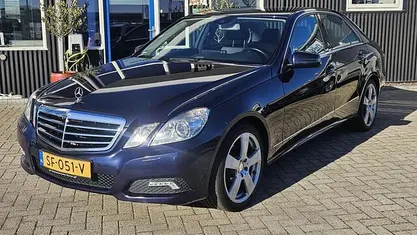Blauw Gebruikt 2010 Mercedes E200 Avantgarde Sedan | € 9.850 (Eerlijke prijs)