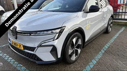 Grijs Occasion 2023 Renault Megane E-Tech Evolution Hatchback | € 26.900 (Goede deal)