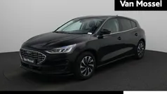 Zwart Gebruikt 2023 Ford Focus Titanium Hatchback | € 20.900 (Eerlijke prijs)