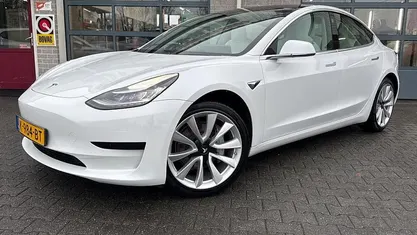Occasion 2020 Tesla Model 3 Standard Range Sedan | € 21.850 (Eerlijke prijs)