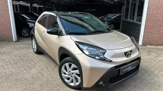 Bruin Gebruikt 2022 Toyota Aygo Hatchback | € 17.995 (Eerlijke prijs)