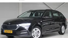 Zwart Gebruikt 2022 Skoda Octavia Business Line Stationwagen | € 21.950 (Goede deal)