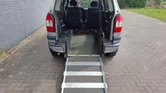 Grijs Gebruikt 2002 Opel Zafira Comfort MPV | € 2.940 (Eerlijke prijs)