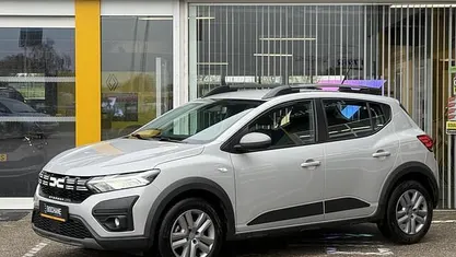 Gebruikt 2023 Dacia Sandero Expression Hatchback | € 14.750 (Eerlijke prijs)