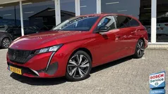 Rood Gebruikt 2022 Peugeot 308 Allure Stationwagen | € 22.995 (Eerlijke prijs)