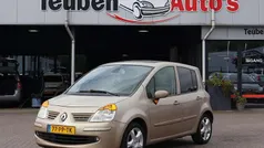 Gebruikt 2004 Renault Modus Luxe MPV | € 1.895 (Eerlijke prijs)