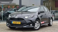Zwart Gebruikt 2024 Toyota Yaris Active Hatchback | € 23.499 (Eerlijke prijs)