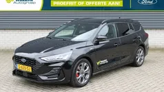 Zwart Gebruikt 2023 Ford Focus ST-Line Stationwagen | € 24.390 (Eerlijke prijs)