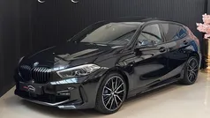 Zwart Gebruikt 2022 BMW 120 M Sport Hatchback | € 28.990 (Super prijs)