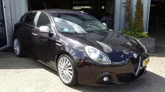 Zwart Gebruikt 2014 Alfa Romeo Giulietta Exclusive Hatchback | € 8.450 (Eerlijke prijs)