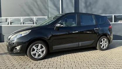 Occasion 2009 Renault Grand Scénic III MPV | € 1.895 (Goede deal)