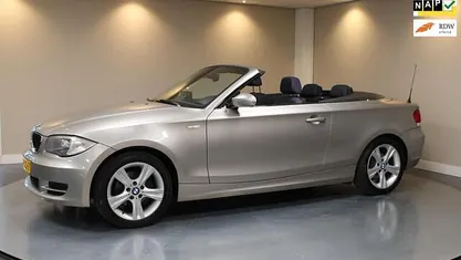Grijs (metallic) Occasion 2009 BMW 118 Cabriolet Executive Cabriolet | € 8.440 (Eerlijke prijs)