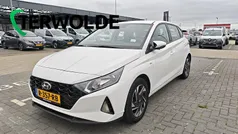 Wit Gebruikt 2022 Hyundai i20 Comfort Hatchback | € 18.295 (Eerlijke prijs)