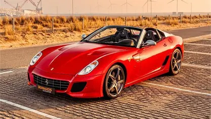 Rood (metallic) Gebruikt 2011 Ferrari 599 Cabriolet | € 1.999.950