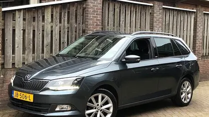 Grijs Gebruikt 2016 Skoda Fabia Joy Hatchback | € 6.999 (Eerlijke prijs)