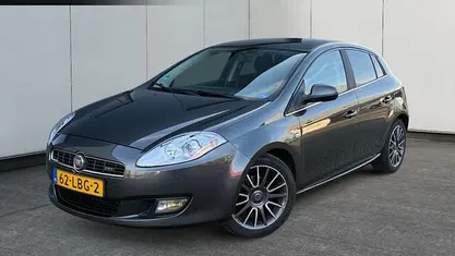 Grijs (metallic) Occasion 2010 Fiat Bravo Hatchback | € 2.845 (Eerlijke prijs)
