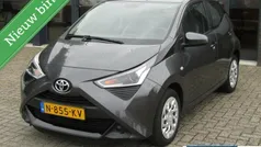 Grijs Gebruikt 2021 Toyota Aygo X-play Hatchback | € 11.850 (Eerlijke prijs)