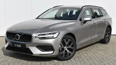 Grijs Gebruikt 2022 Volvo V60 Core Stationwagen | € 38.950 (Eerlijke prijs)