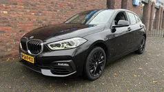 Zwart Gebruikt 2021 BMW 120 Sport Line Hatchback | € 24.955 (Eerlijke prijs)