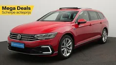 Rood Gebruikt 2021 VW Passat Business Stationwagen | € 27.700 (Eerlijke prijs)