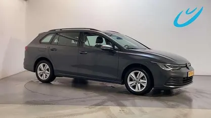 Grijs Occasion 2021 VW Golf VIII Life Stationwagen | € 15.750 (Eerlijke prijs)