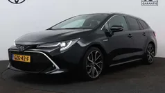Zwart Gebruikt 2020 Toyota Corolla Plus Stationwagen | € 27.945 (Eerlijke prijs)